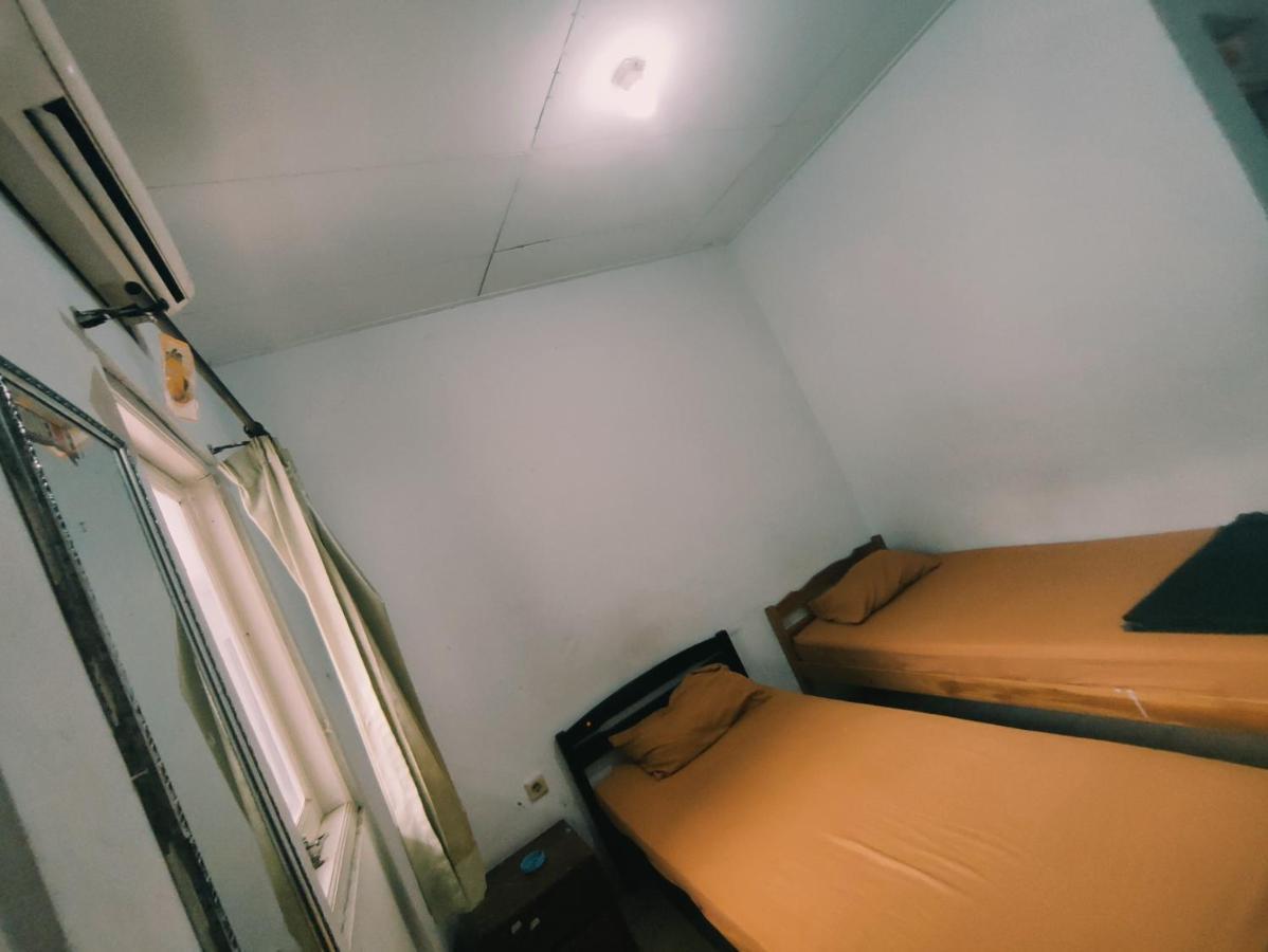كراوانغ Oyo 90865 Hotel Kusuma Purwakarta المظهر الخارجي الصورة