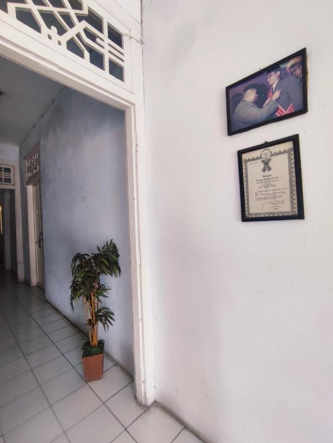 كراوانغ Oyo 90865 Hotel Kusuma Purwakarta المظهر الخارجي الصورة