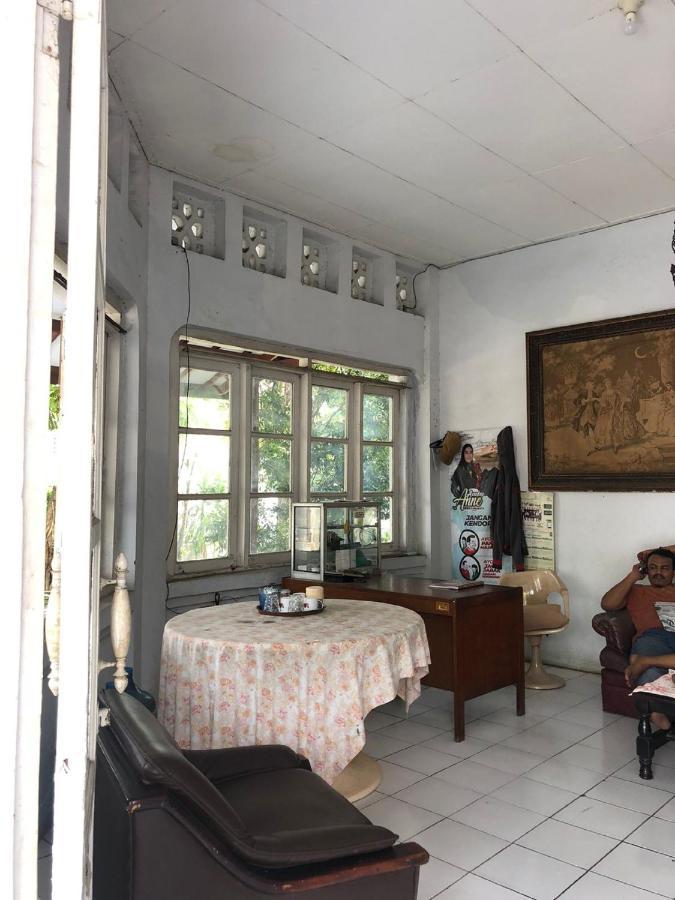 كراوانغ Oyo 90865 Hotel Kusuma Purwakarta المظهر الخارجي الصورة