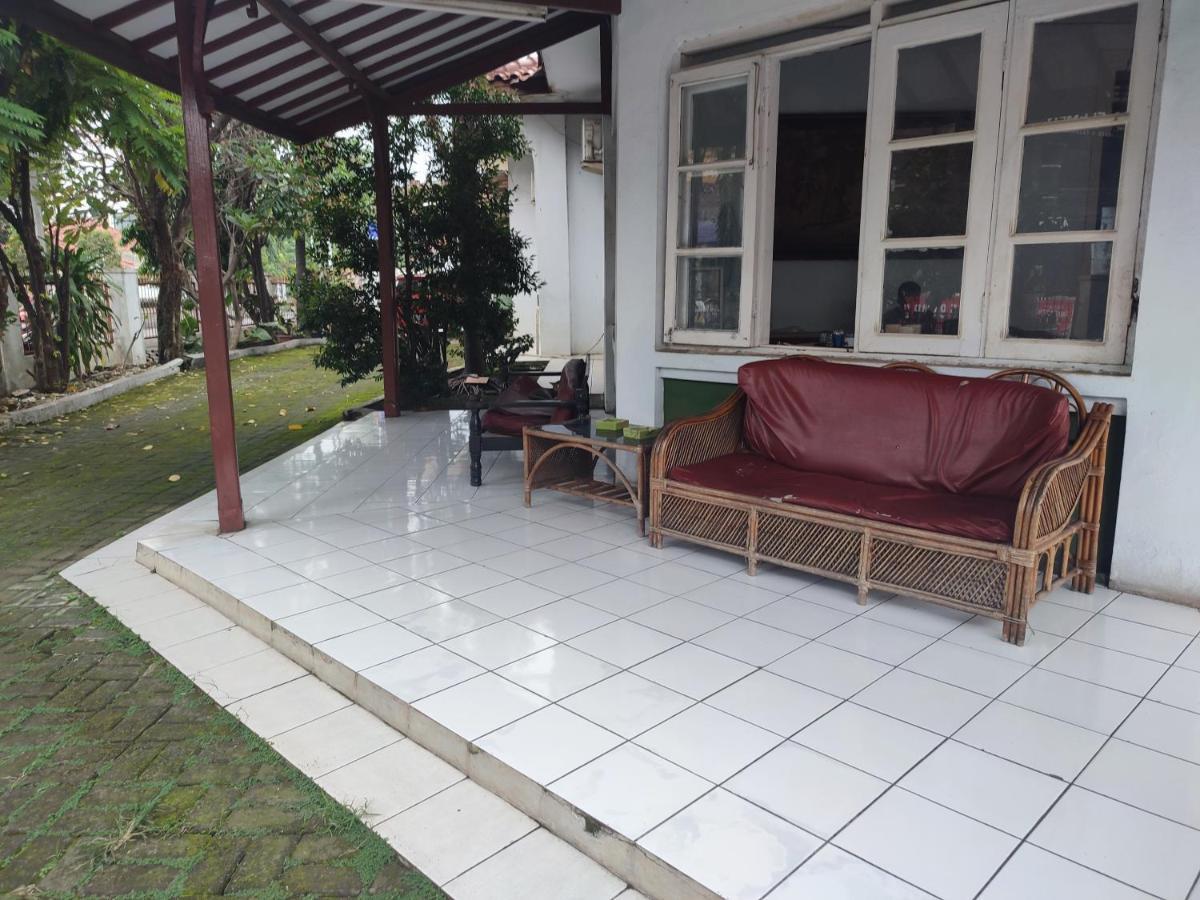 كراوانغ Oyo 90865 Hotel Kusuma Purwakarta المظهر الخارجي الصورة